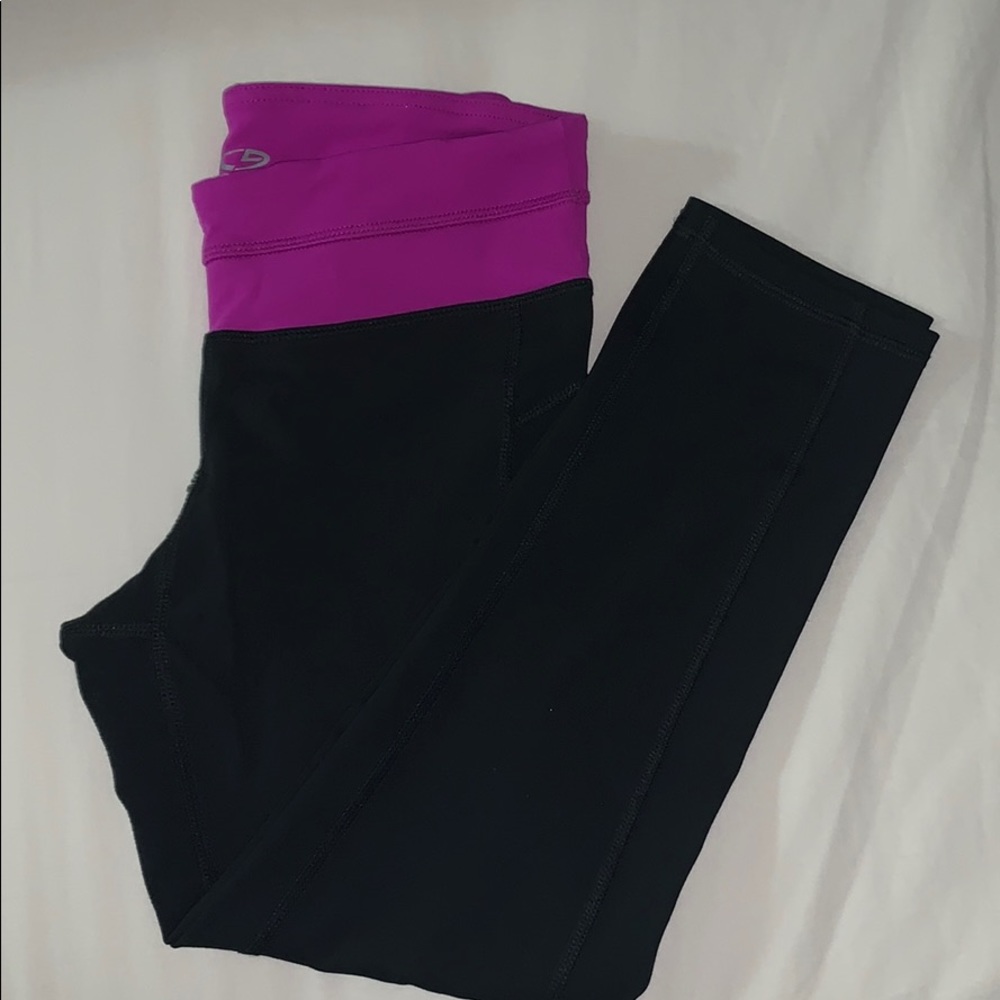 Champion women’s shape Capri  leggings-